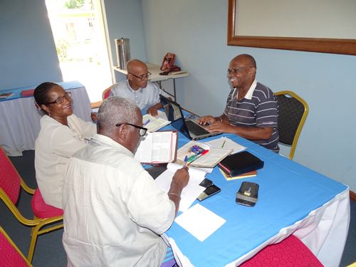 Faciliter Le Travail Des Traducteurs De La Bible à Madagascar