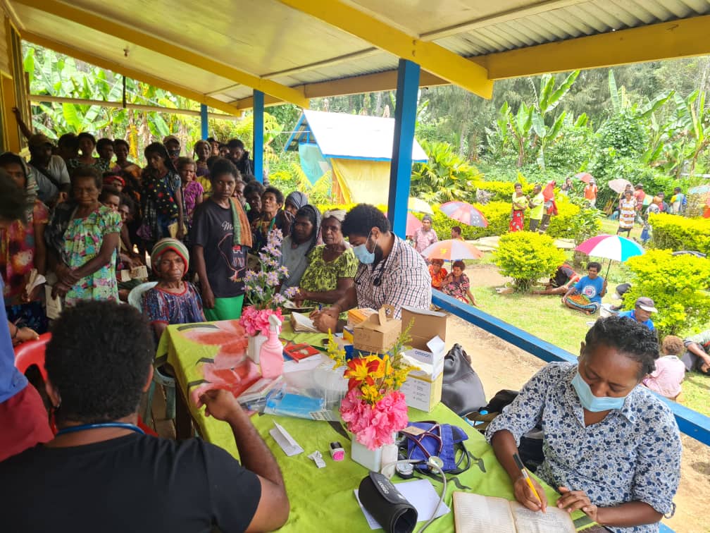 vol humanitaire à Indagen, provence de Morobe en Papoua-Nouvelle-Asie