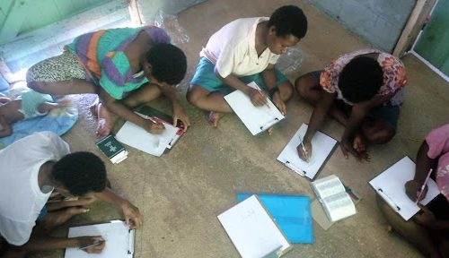 Projet D'alphabétisation Pour Les Femmes En Prison à Wewak