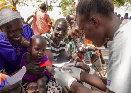 Bébé vacciné contre le paludisme au Sud Soudan