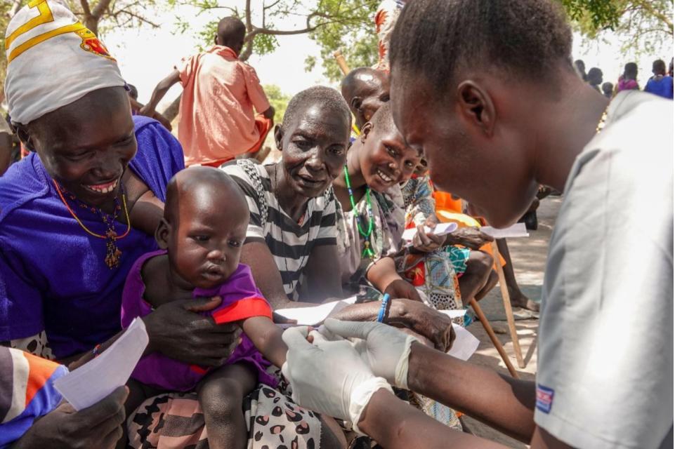 Bébé vacciné contre le paludisme au Sud Soudan